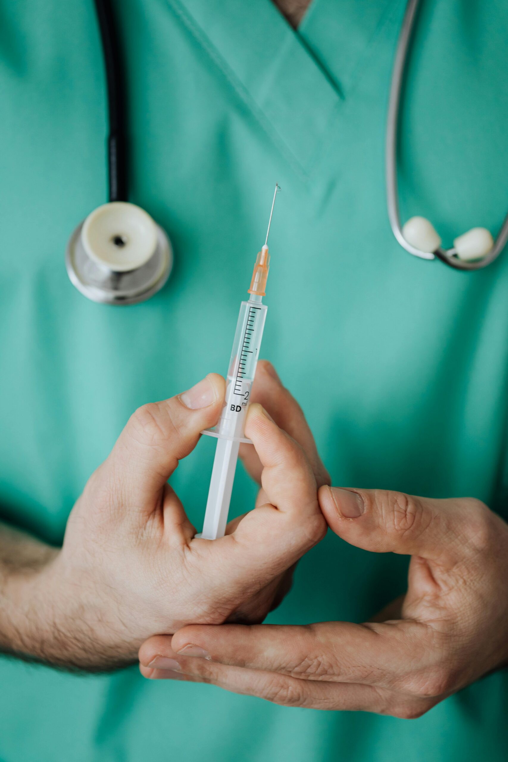 Superando el miedo a las agujas en el consultorio dental: Tu salud dental en buenas manos | Centro odontológico y formativo