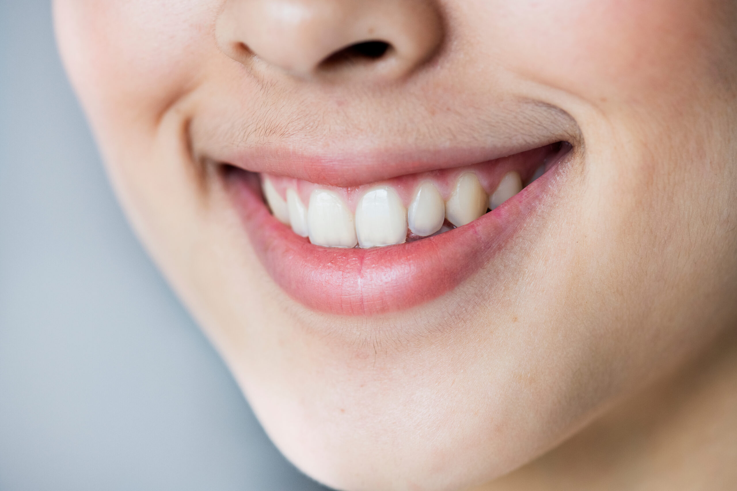 Carillas dentales sin tallado: ¿realmente no se toca el esmalte? | Centro odontológico y formativo